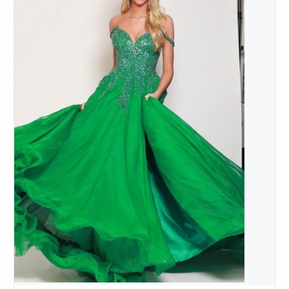 JOVANI COTURE pageant dress - Picture 6 of 12